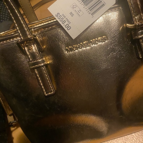 MICHAEL KORS HANDBAG BRAND NEW!!! ORIGINAL TAGS STILL ATTACHED!! - Picture 2 of 4